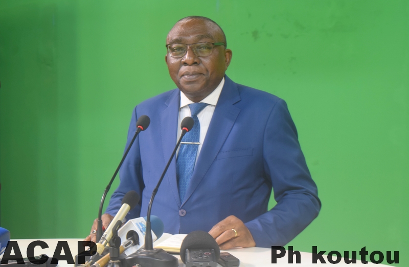 Le ministre Maxime Balalou débat avec les journalistes sur les actualités de la semaine du 12 au 19 mai 2025 Le ministre Maxime Balalou débat avec les journalistes sur les actualités de la semaine du 12 au 19 mai 2025