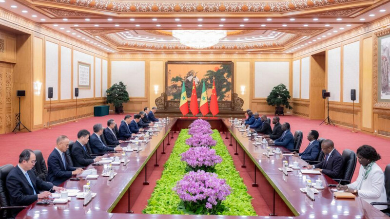 Xi Jinping rencontre le Premier ministre sénégalais Xi Jinping rencontre le Premier ministre sénégalais