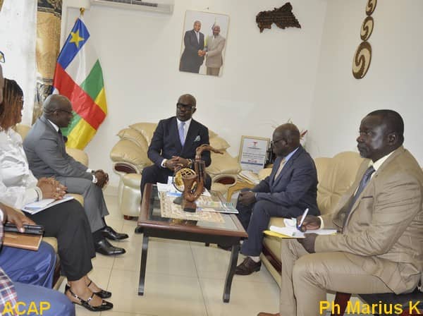 Le Ministre d’Etat, Aurélien-Simplice Kongbelet-Zingas reçoit le nouveau Représentant de l’UNICEF en Centrafrique Le Ministre d’Etat, Aurélien-Simplice Kongbelet-Zingas reçoit le nouveau Représentant de l’UNICEF en Centrafrique