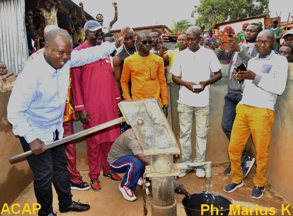 Le Candidat Pamphile Maléyombo lance l’opération de réparation des forages d’eau dans le 4ème arrondissement de Bangui Le Candidat Pamphile Maléyombo lance l’opération de réparation des forages d’eau dans le 4ème arrondissement de Bangui