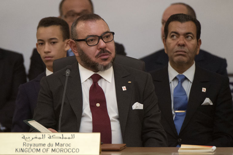 Le Roi Mohamed VI conduisant personnellement la délégation marocaine au sommet de l'Union Africaine à Addis-Abeba