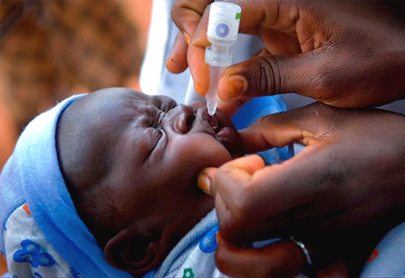 Scène de vaccination d'un enfant