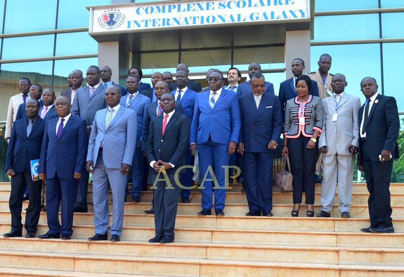Photo de famille du Premier ministre avec les délégués