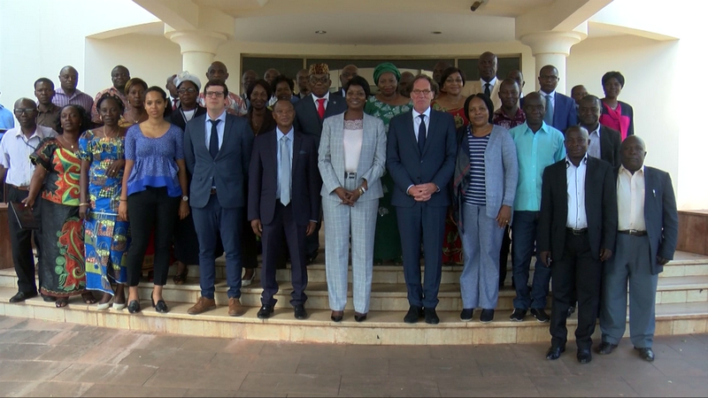 Virginie Mbaïkoua et les participants à l'atelier