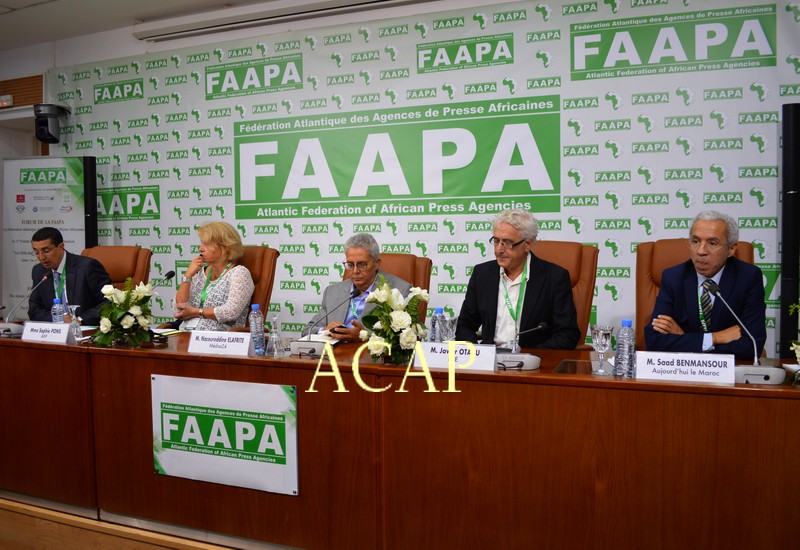 Une vue des conférenciers du premier panel