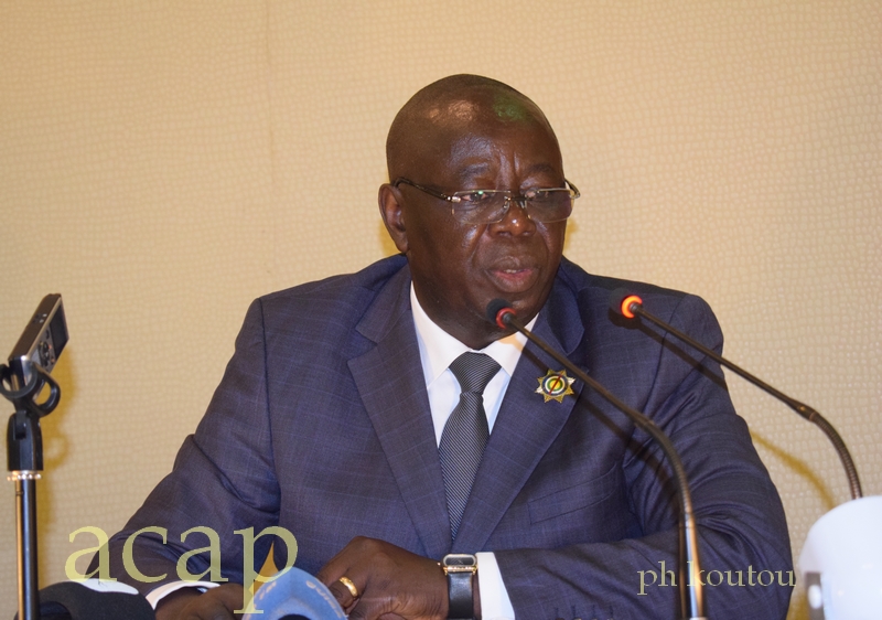 Le premier Vice-président de l'Assemblée nationale, Jean-Symphorien Mapenzi