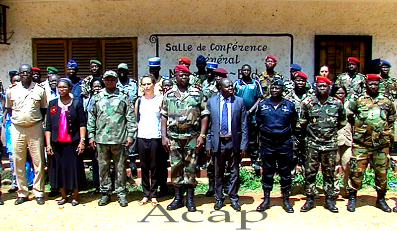 Photo de famille des participants à la formation