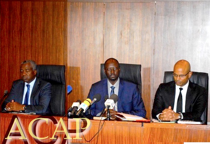 Le présidium du Comité de politique monétaire, dirigé par M. Abbas Mahamat Tolli, au centre