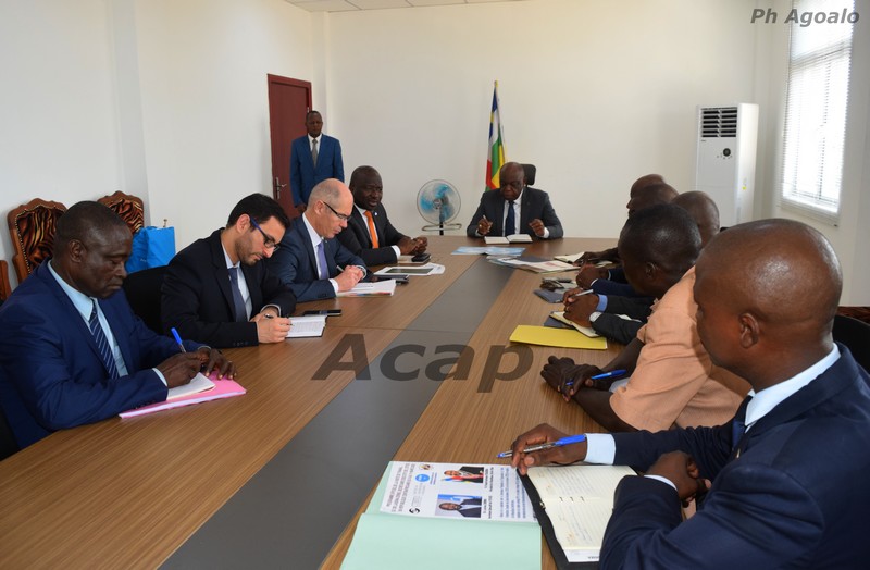 réunion de travail ministre des Mines et la délégation de l'OTICE