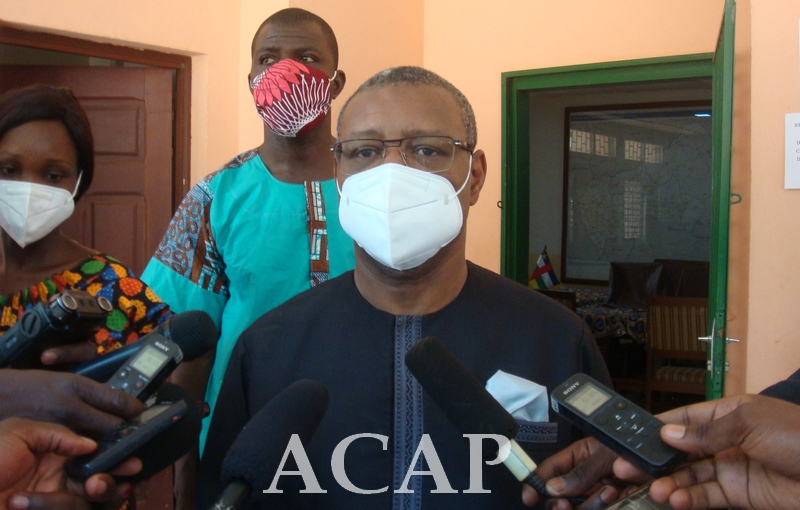 ministre de la Santé Dr. Somsé