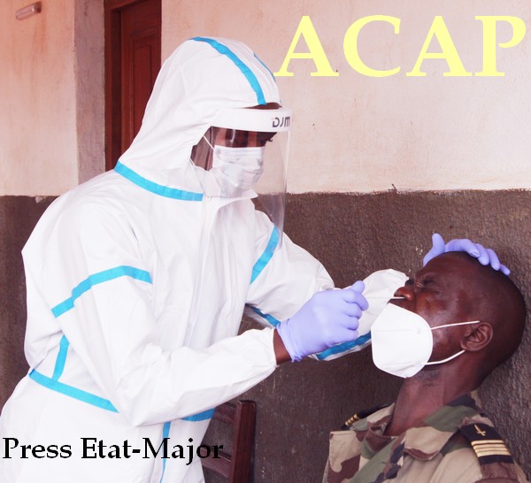 Un élément des FACA entrain d’être prélevé au PK26 le 10 mai 2020