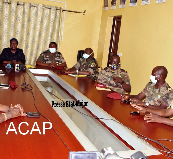 de gauche à droite,Mme M.N KOYARA, Général Z. MAMADOU ainsi que des officiers FACA le 23 juin 2020