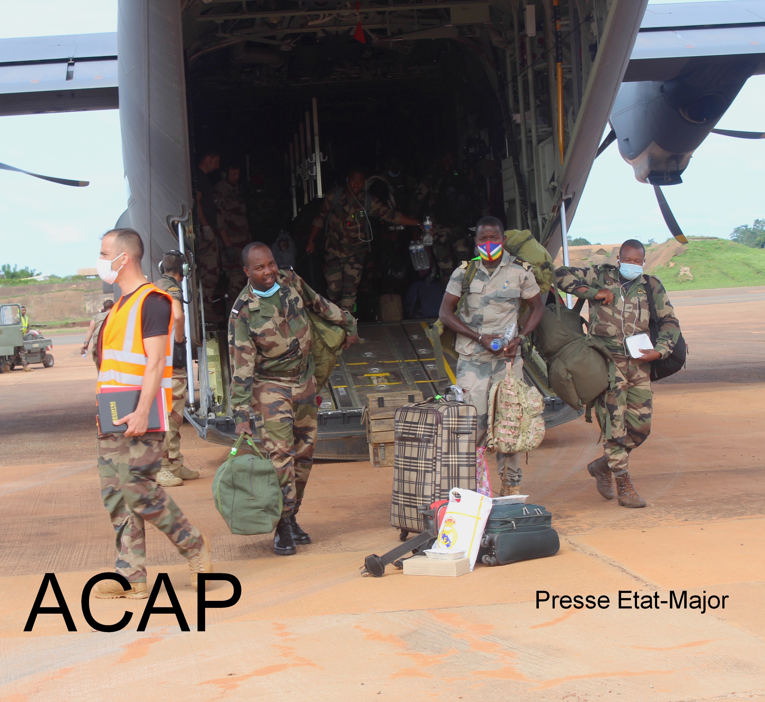 Retour à Bangui des stagiaires militaires centrafricains après un stage au Gabon