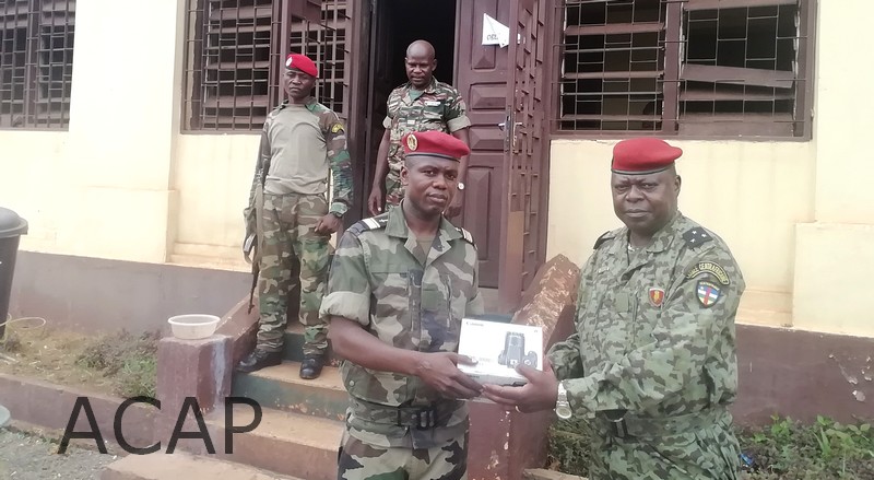 Remise de matériels au service de presse de l’Etat-Major des Armées