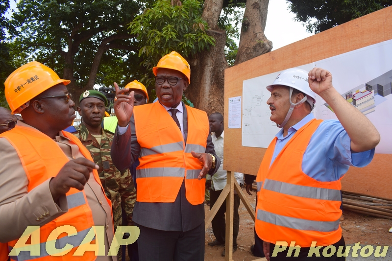 Le Premier Ministre visite les travaux de construction d’une station de pompage d’eau brut