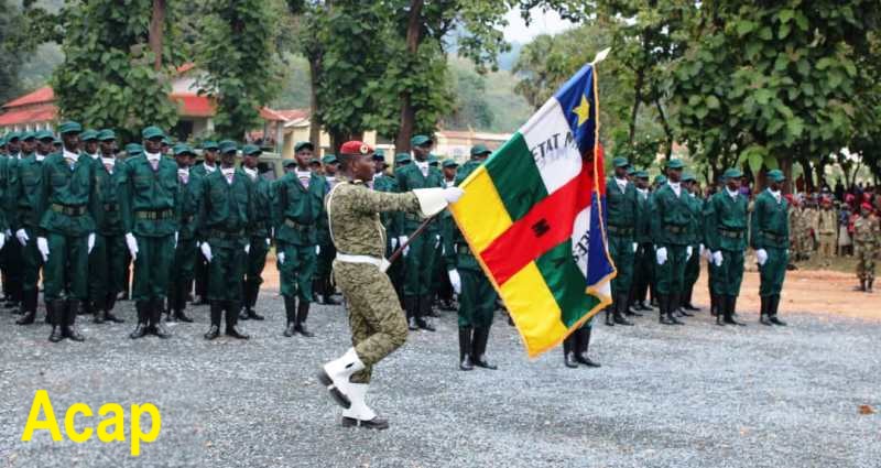 ​Cérémonie de présentation au drapeau de 512 jeunes recrues des FACA au Camp KassaÏ