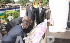 Dépôt de gerbes de fleurs au monument Boganda à l'occasion du 51e anniversaire de son décès