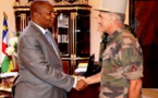 Le Président Touadéra s'entretient avec l'Ambassadeur de France et le Commandant des forces françaises en Afrique centrale
