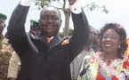 Pose de la première pierre de la cimenterie centrafricaine et lancement de la Société Nationale de Transport Urbain