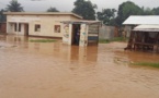 Le Premier-ministre Simplice Mathieu Sarandji visite des familles sinistrées après une pluie diluvienne dans les quartiers nord de Bangui