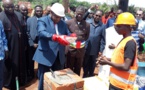 Le président Touadéra pose la première pierre d’un centre de formation professionnelle à Kpalongo