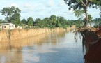 La député Marie Solange Ndakala Pagonendji constate l’effondrement d’un pont et l’inondation des quartiers du 6ème Arrondissement