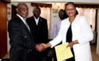 Le ministre Victor Waké procède à la signature d’une convention d’établissement de la Radio-Maria