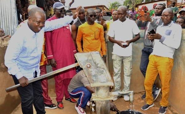 Le Candidat Pamphile Maléyombo lance l’opération de réparation des forages d’eau dans le 4ème arrondissement de Bangui