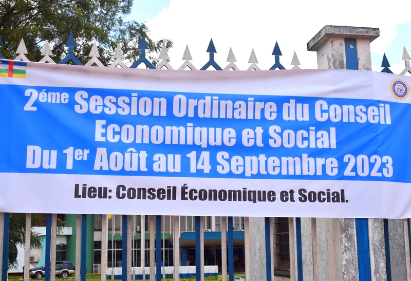 cette bonderol marque l'activité et le lieu